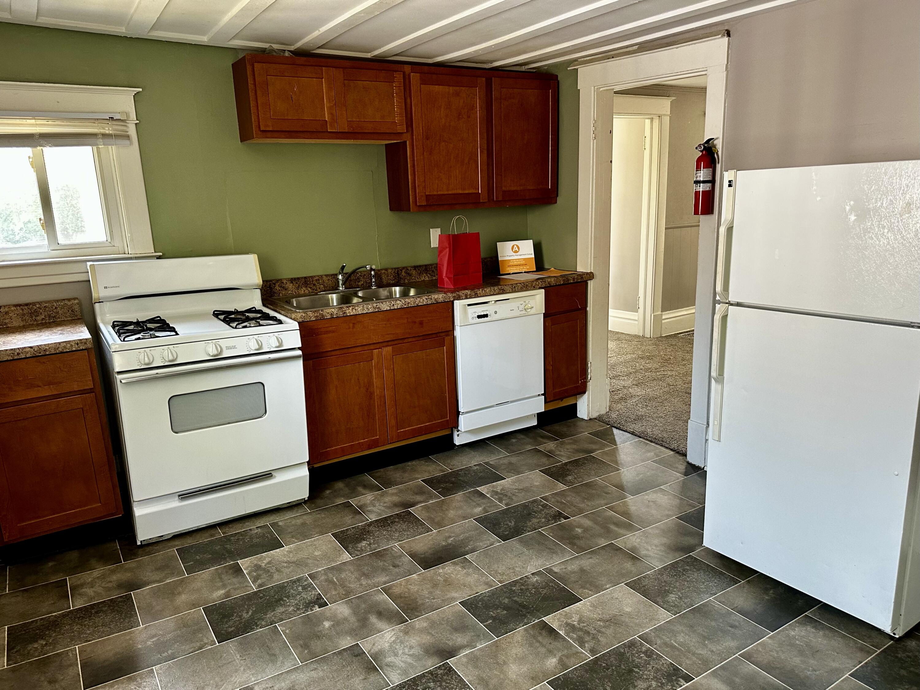 429 Davis Street Kalamazoo, MI 49007 - Photo 15 of 35 Unit 2 Kitchen(2)