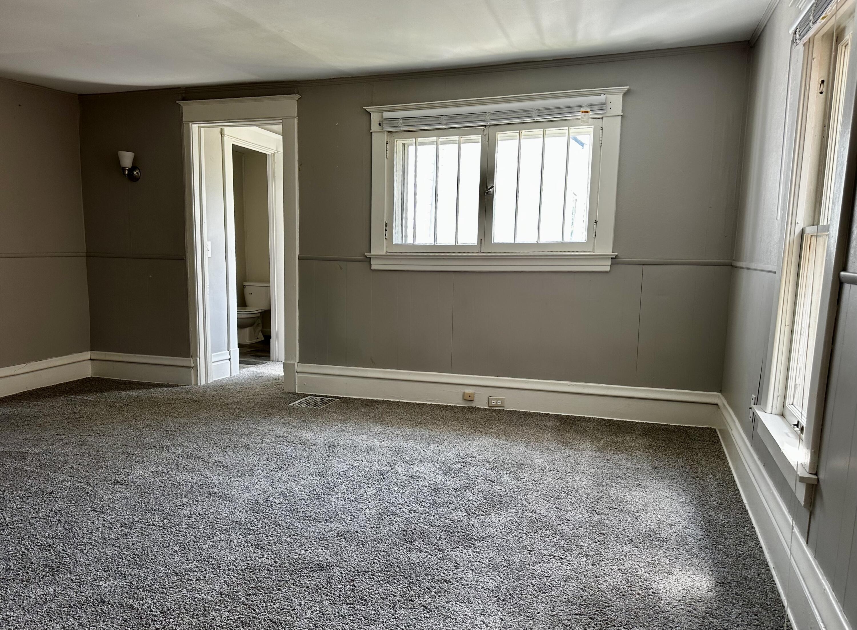 429 Davis Street Kalamazoo, MI 49007 - Photo 24 of 35 Unit 2 Living