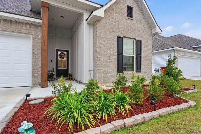 $269,900 | 32650 Flower Tree Court, Walker, LA 70785