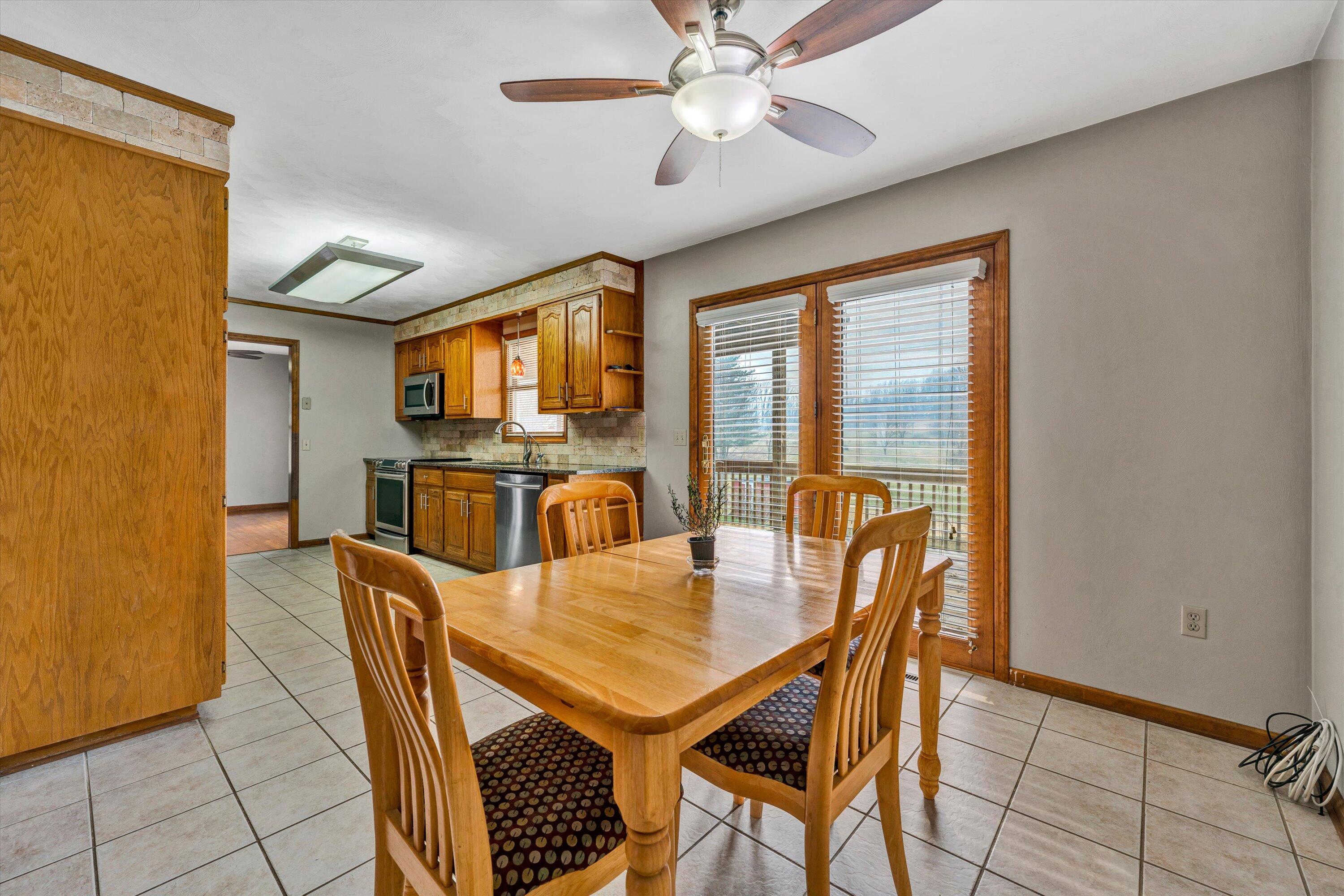 306 Wesley Road Daleville, VA 24083 - Photo 19 of 63 19-112020230011