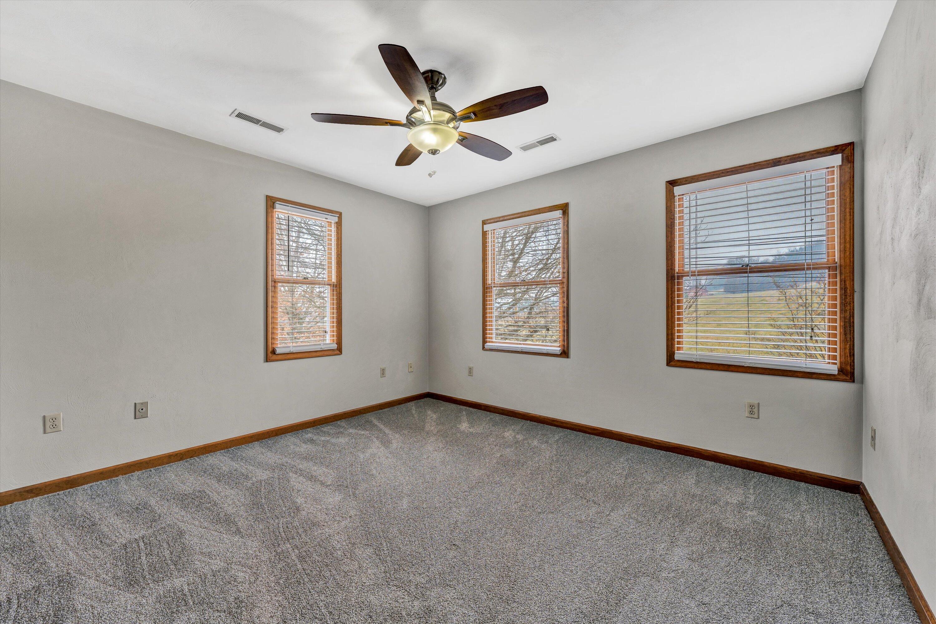 306 Wesley Road Daleville, VA 24083 - Photo 27 of 63 27-112020230018