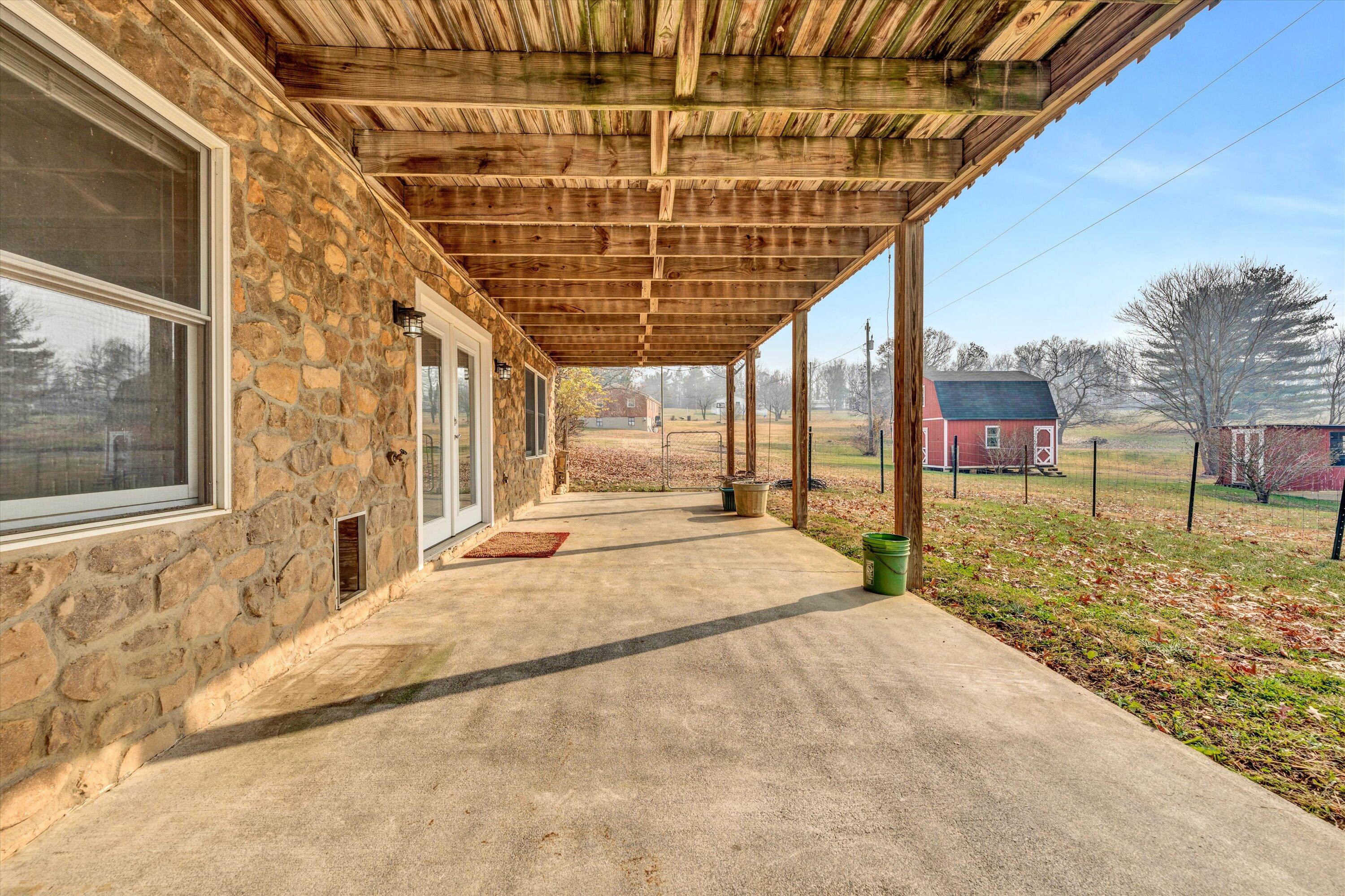 306 Wesley Road Daleville, VA 24083 - Photo 45 of 63 45-112020230038