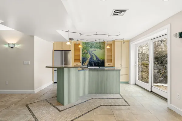 $1,737,500 | 69 Exeter Road, North Hampton, NH 03862