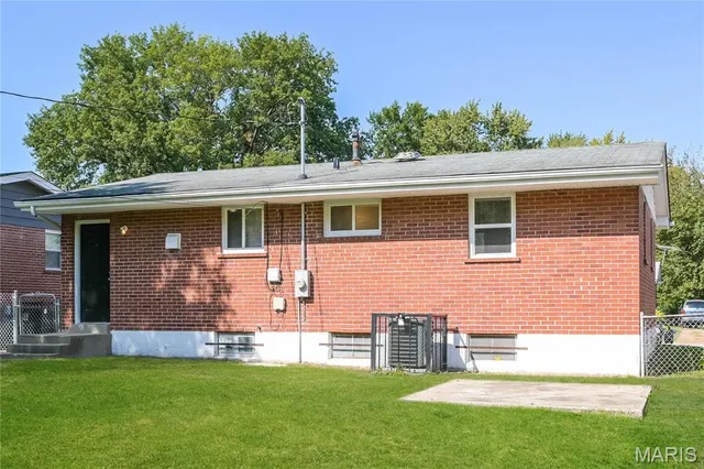 $1,420 | 1376 Cove Lane, St. Louis, MO 63138