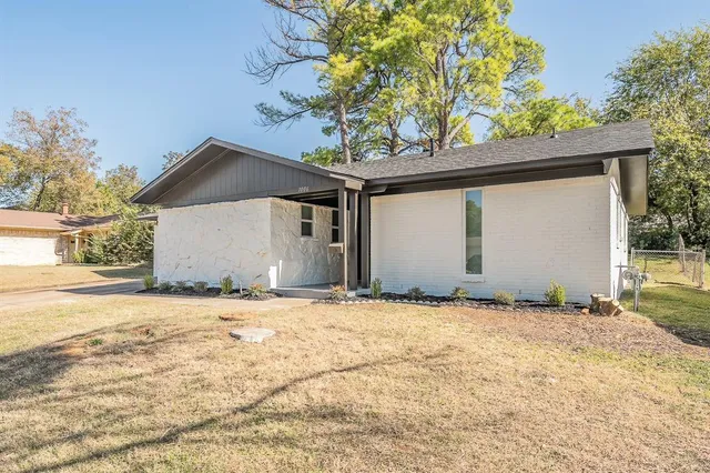 $299,999 | 1006 North Ector Drive, Euless, TX 76039