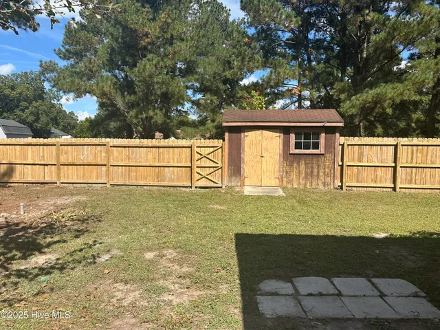 $2,000 | 106 Lake Drive, Washington, NC 27889