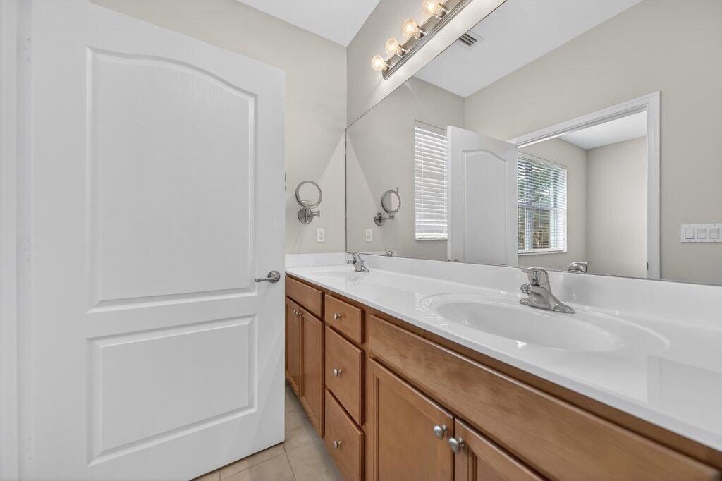 9515 Southwest Otter Lane Stuart, FL 34997 - Photo 17 of 27 primarybath2.jpg-SMALL