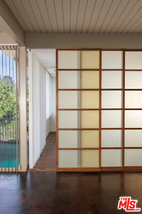 1035 Summit Drive Beverly Hills, CA 90210 - Photo 13 of 30