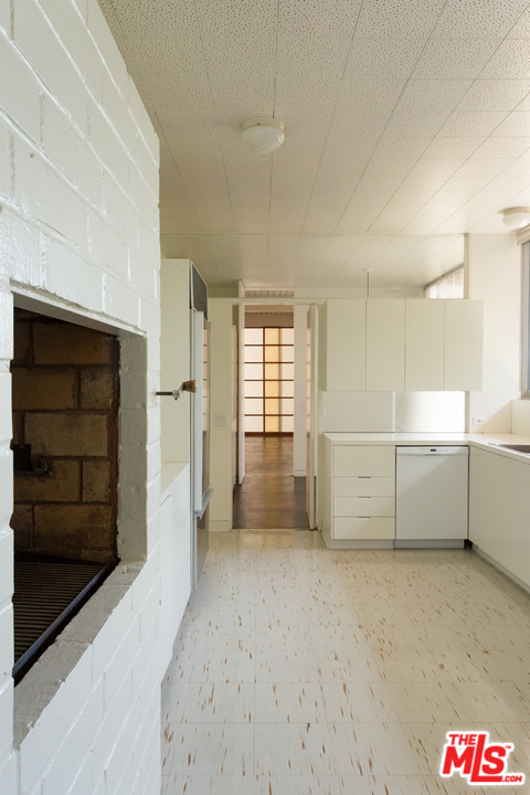 1035 Summit Drive Beverly Hills, CA 90210 - Photo 16 of 30