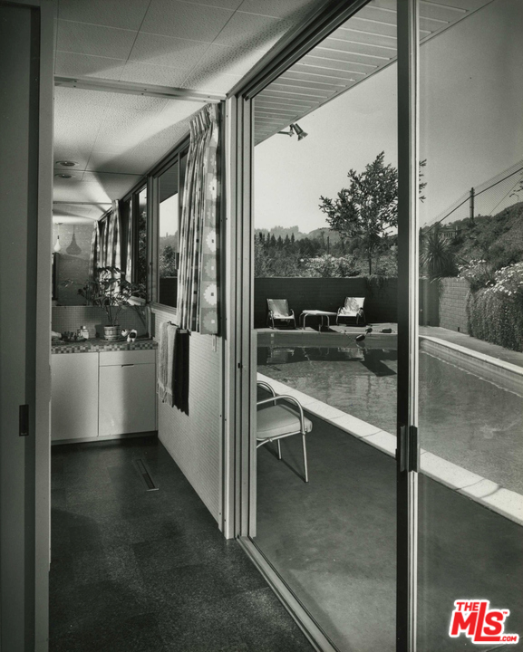 1035 Summit Drive Beverly Hills, CA 90210 - Photo 26 of 30