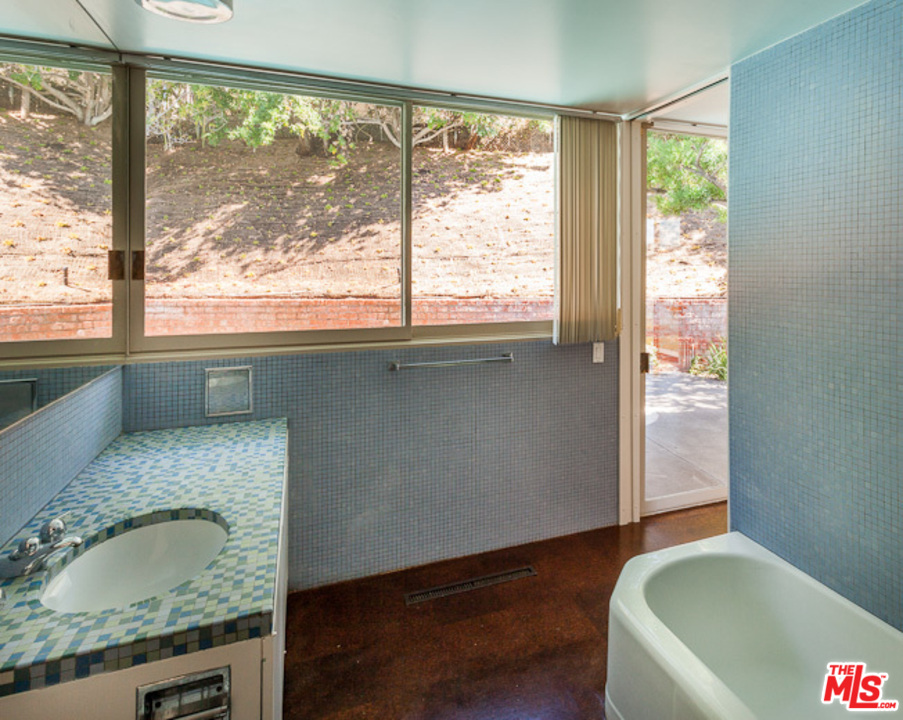 1035 Summit Drive Beverly Hills, CA 90210 - Photo 27 of 30