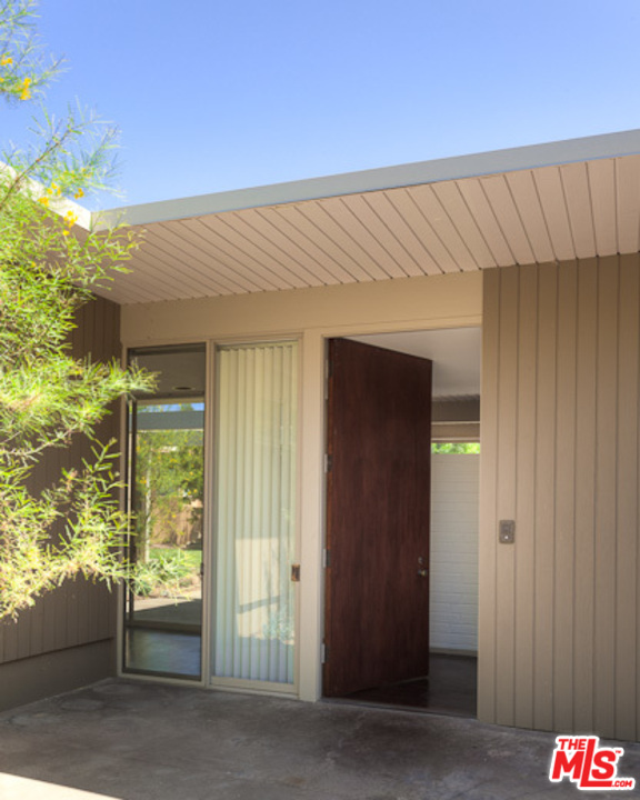 1035 Summit Drive Beverly Hills, CA 90210 - Photo 6 of 30