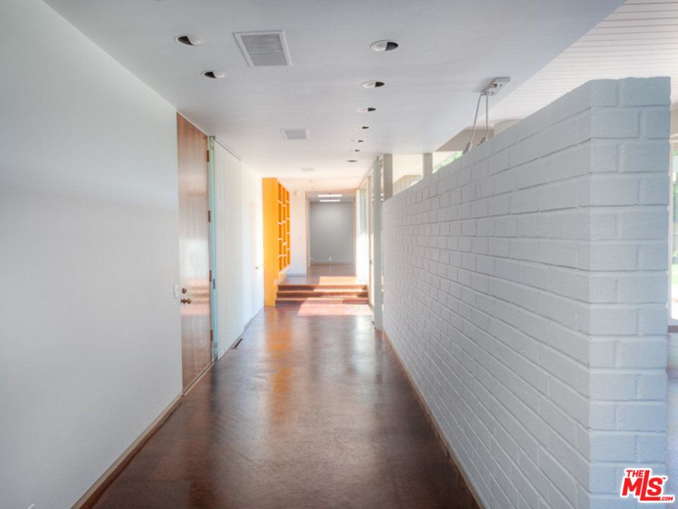 1035 Summit Drive Beverly Hills, CA 90210 - Photo 8 of 30