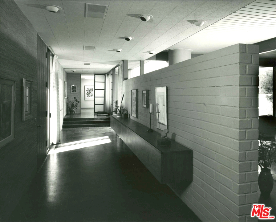 1035 Summit Drive Beverly Hills, CA 90210 - Photo 9 of 30