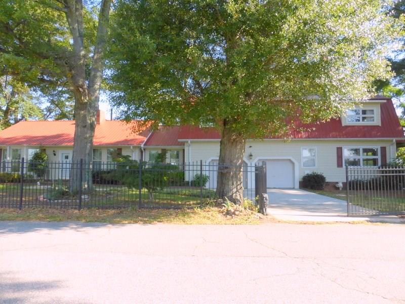 386 12 Oaks Road Hartwell, GA 30643 - Photo 1 of 1 Gallery Image 1