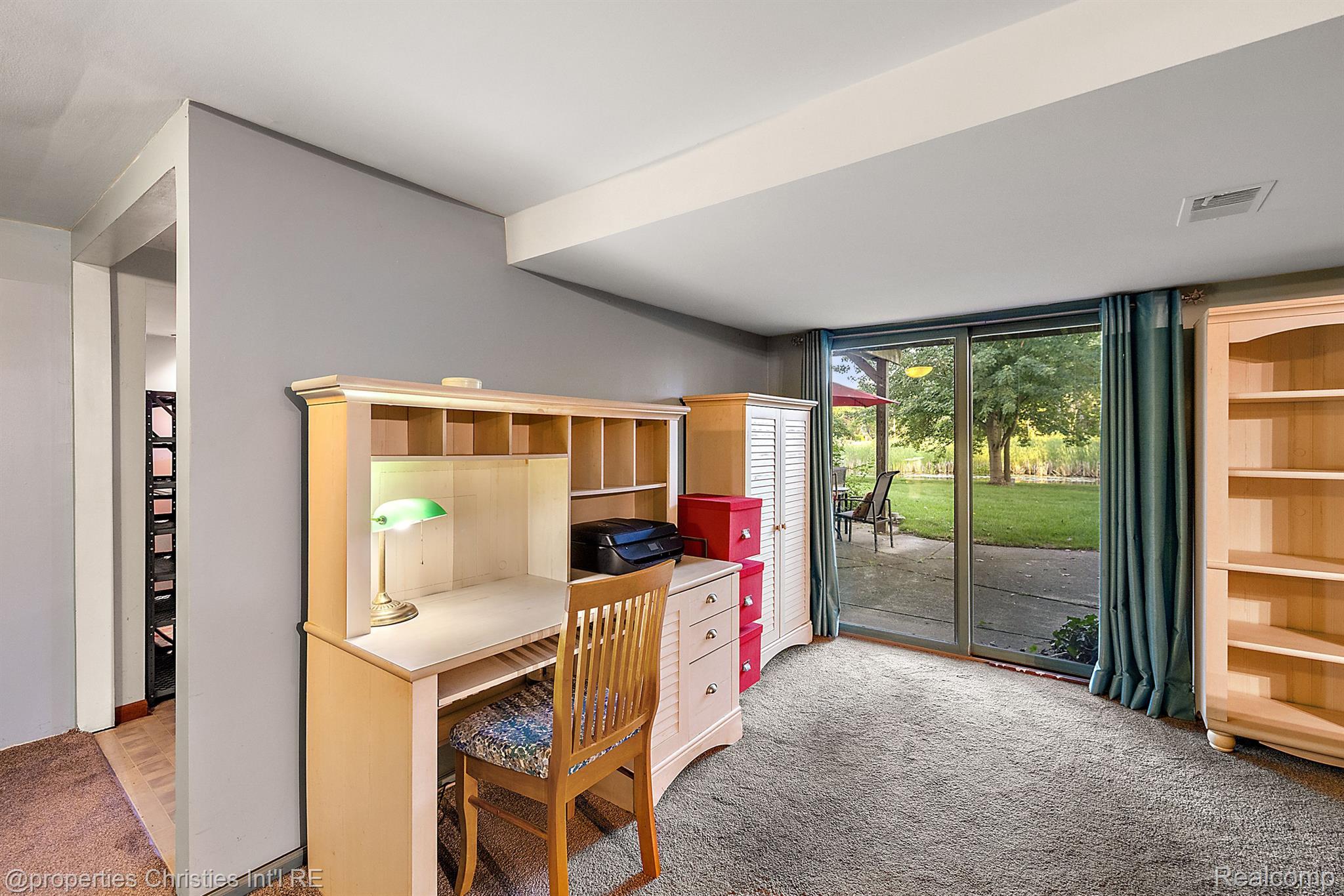 3935 Pitt Road Waterford, MI 48328 - Photo 36 of 59 Gallery Image 36