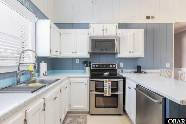 $590,000 | 744 East Sandpiper Court, Corolla, NC 27927