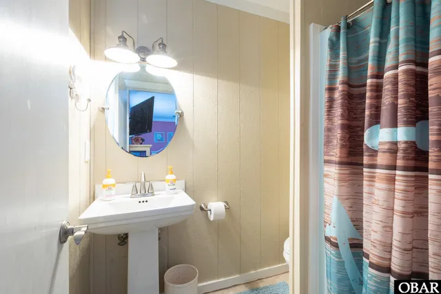 $590,000 | 744 East Sandpiper Court, Corolla, NC 27927