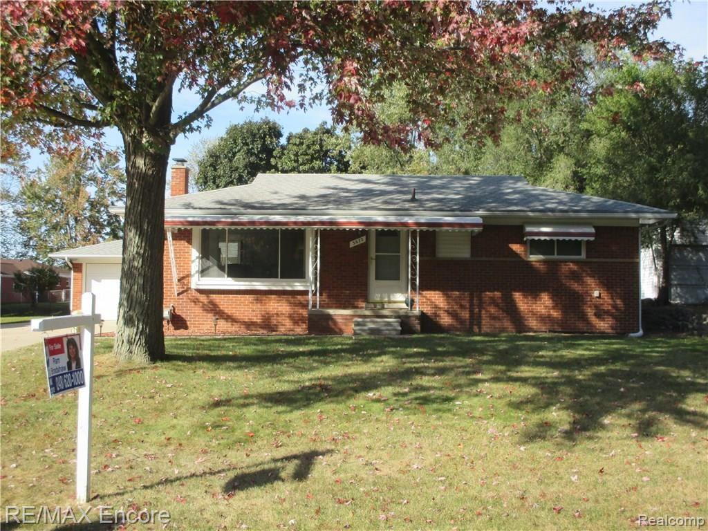 3672 Shaddick Road Waterford, MI 48328 - Photo 1 of 22 Fall 2015 023.JPG