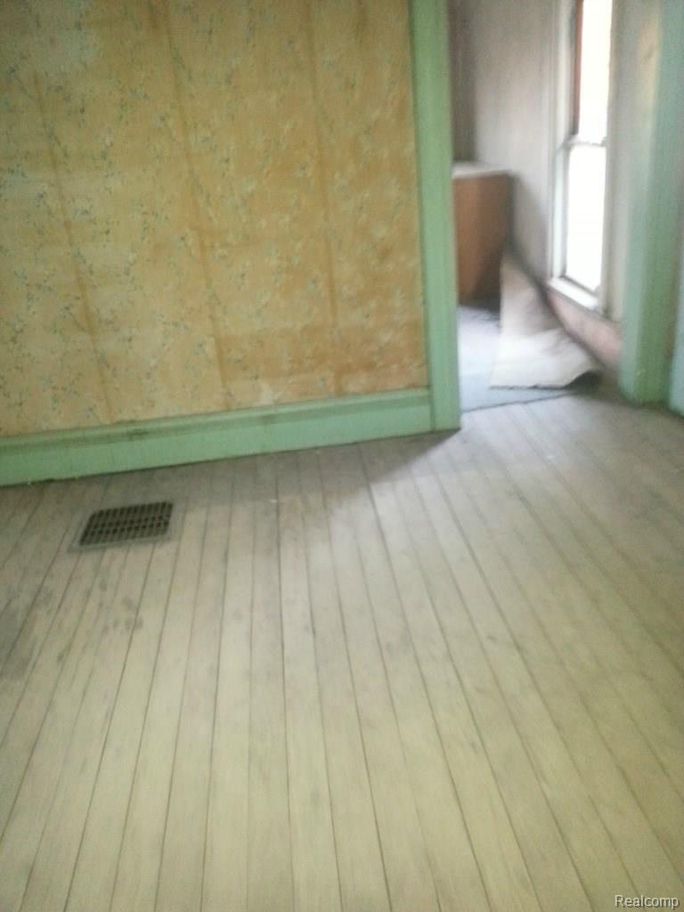 11540 West Allen Road Fowlerville, MI 48836 - Photo 16 of 17 20140929_184914.jpg