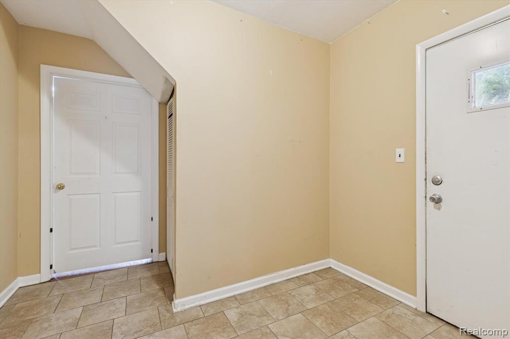 666 Pearl Street Dundee, MI 48131 - Photo 30 of 43