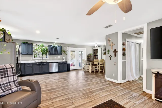 $240,000 | 410 Wittman Avenue, Pass Christian, MS 39571