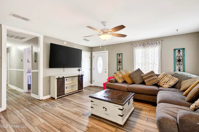 $240,000 | 410 Wittman Avenue, Pass Christian, MS 39571