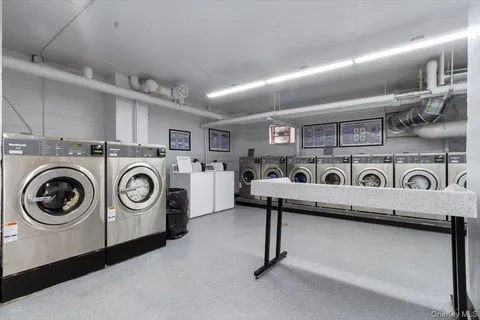 $199,900 | 142 Garth Road, Unit 2H, Scarsdale, NY 10583