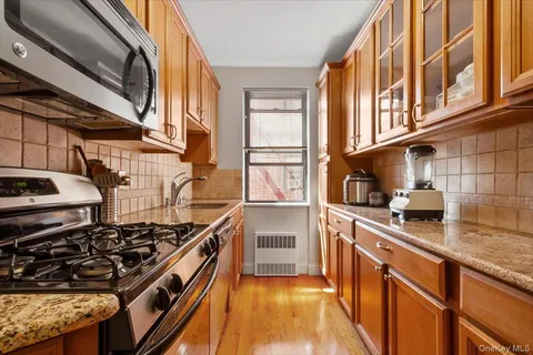 $199,900 | 142 Garth Road, Unit 2H, Scarsdale, NY 10583