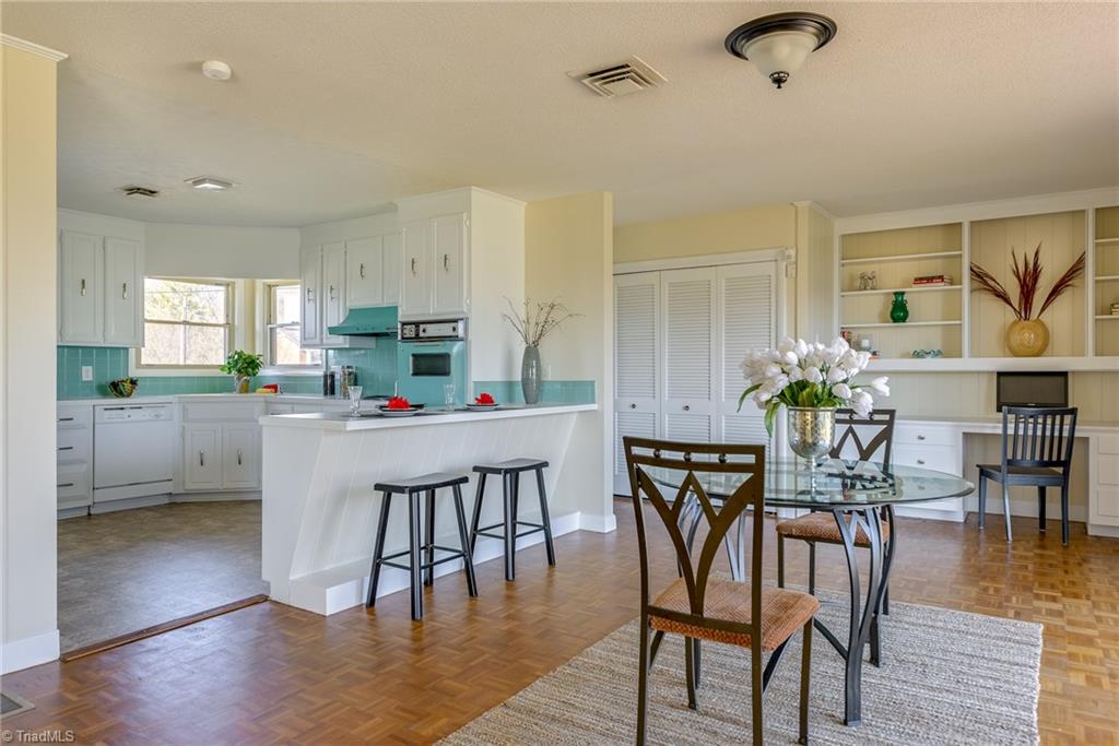 3515 Grandview Club Road Pfafftown, NC 27040 - Photo 2 of 19 Gallery Image 2