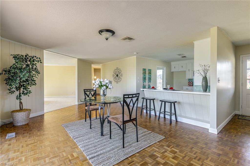 3515 Grandview Club Road Pfafftown, NC 27040 - Photo 4 of 19 Gallery Image 4