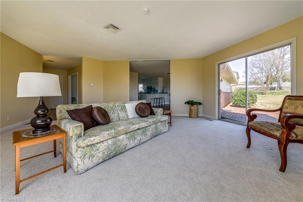 3515 Grandview Club Road Pfafftown, NC 27040 - Photo 8 of 19 Gallery Image 8