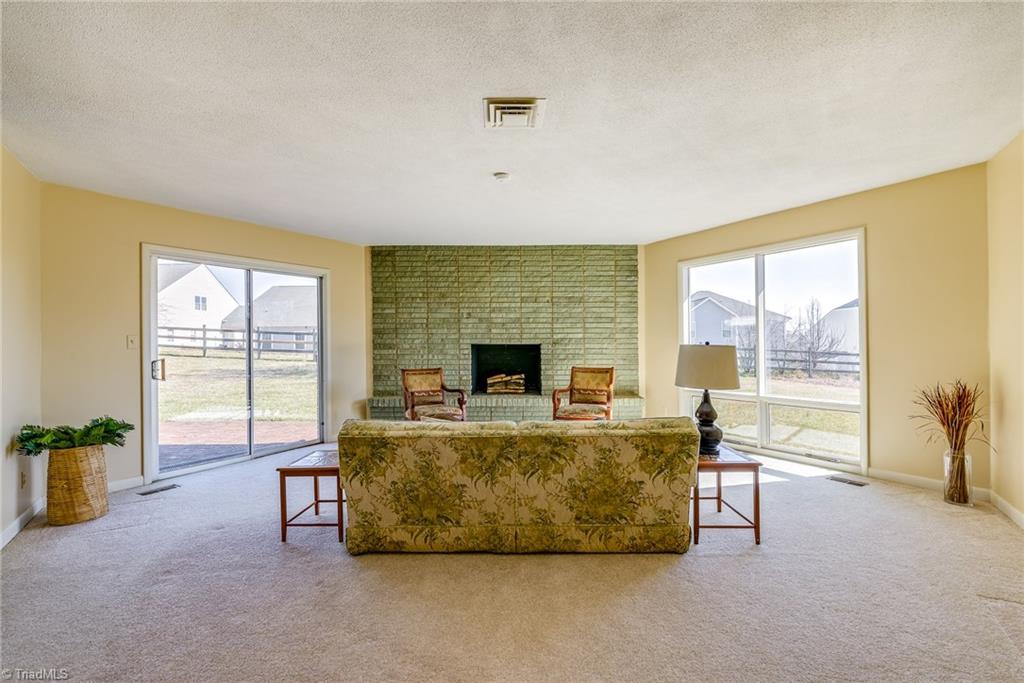 3515 Grandview Club Road Pfafftown, NC 27040 - Photo 9 of 19 Gallery Image 9