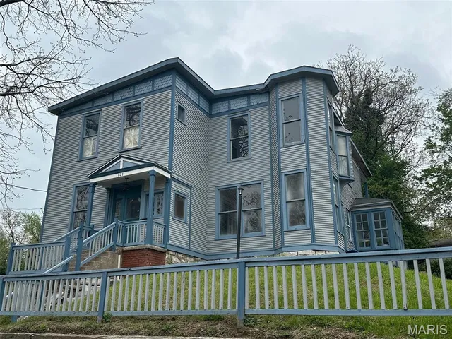 $149,000 | 821 Alby Street, Alton, IL 62002