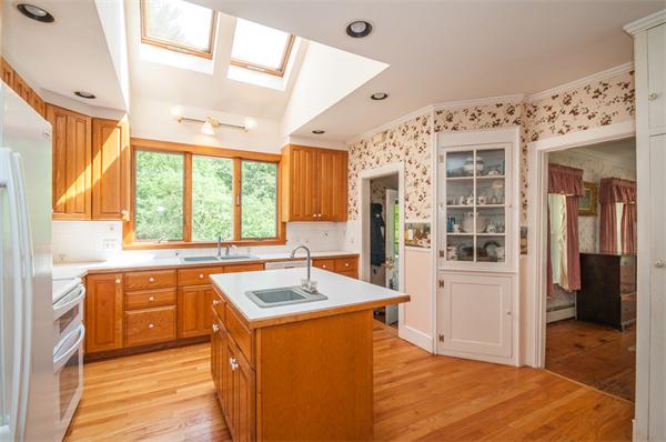 564 Springs Road Bedford, MA 01730 - Photo 5 of 27 Gallery Image 5