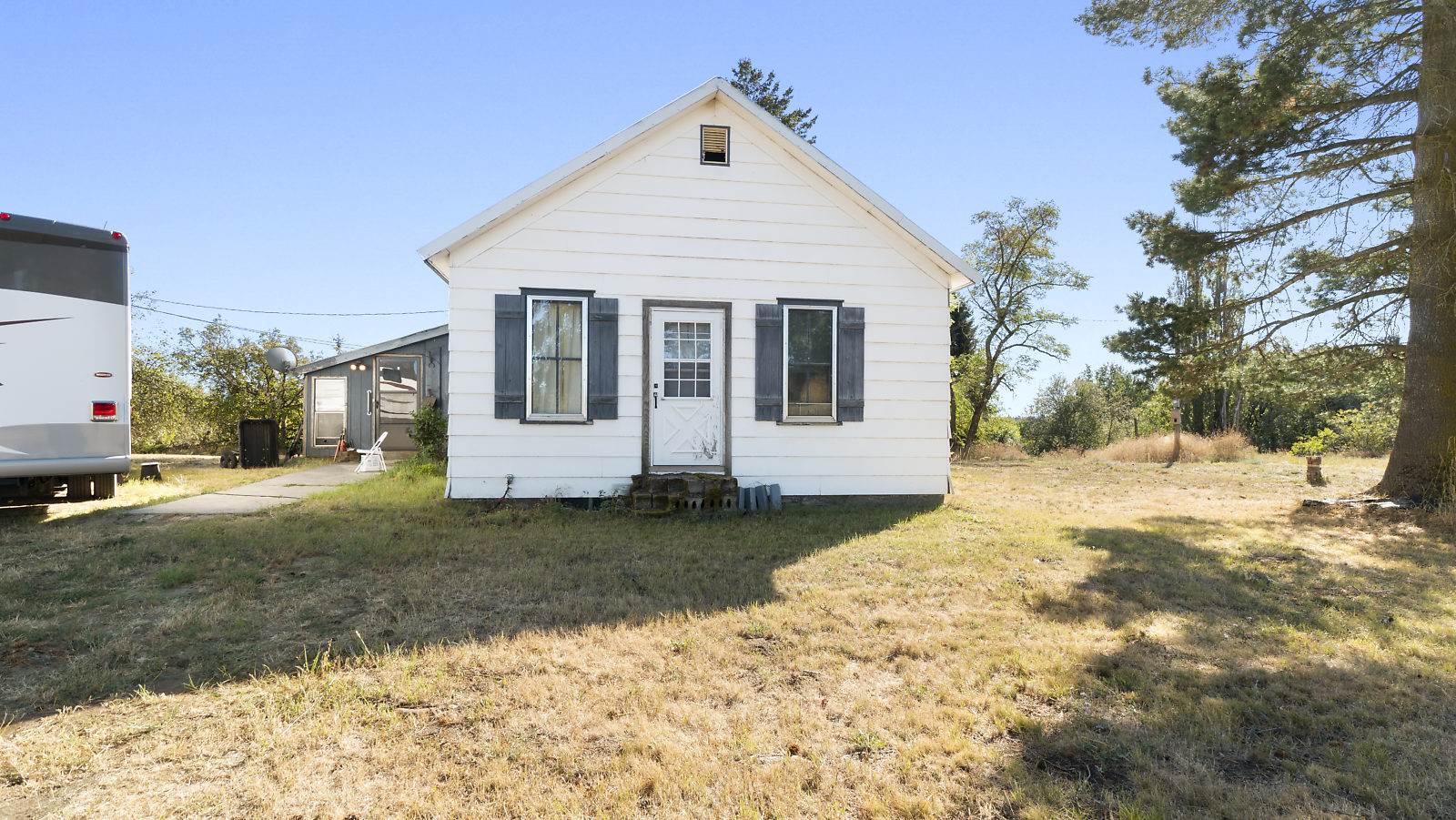 39122 North Bruce Road Elk, WA 99009 - Photo 1 of 26