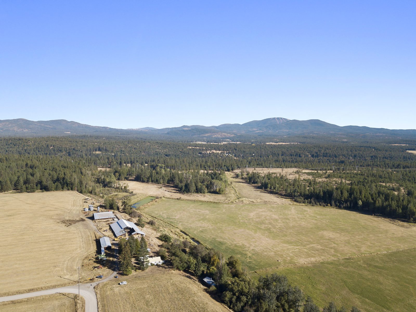 39122 North Bruce Road Elk, WA 99009 - Photo 13 of 26