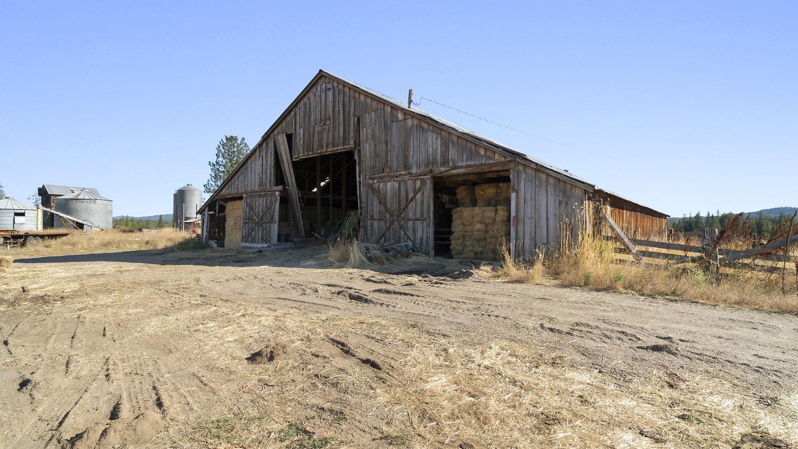 39122 North Bruce Road Elk, WA 99009 - Photo 4 of 26