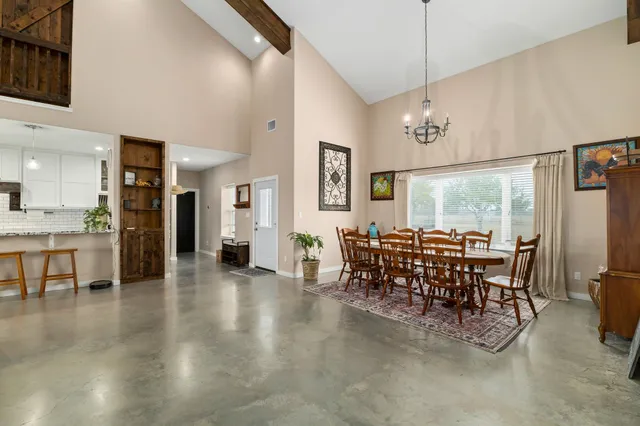 $979,500 | 1138 Creekside Lane, Weimar, TX 78962