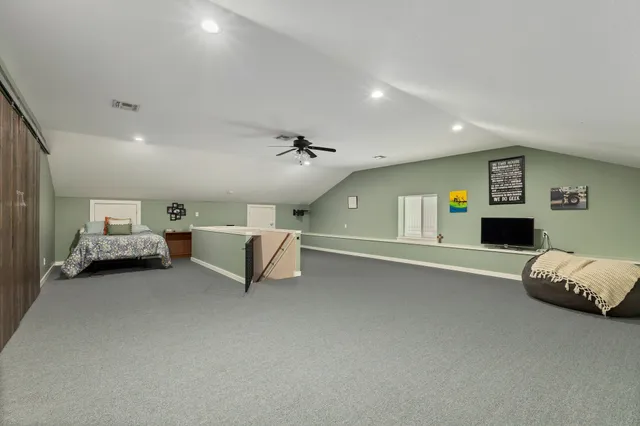 $979,500 | 1138 Creekside Lane, Weimar, TX 78962