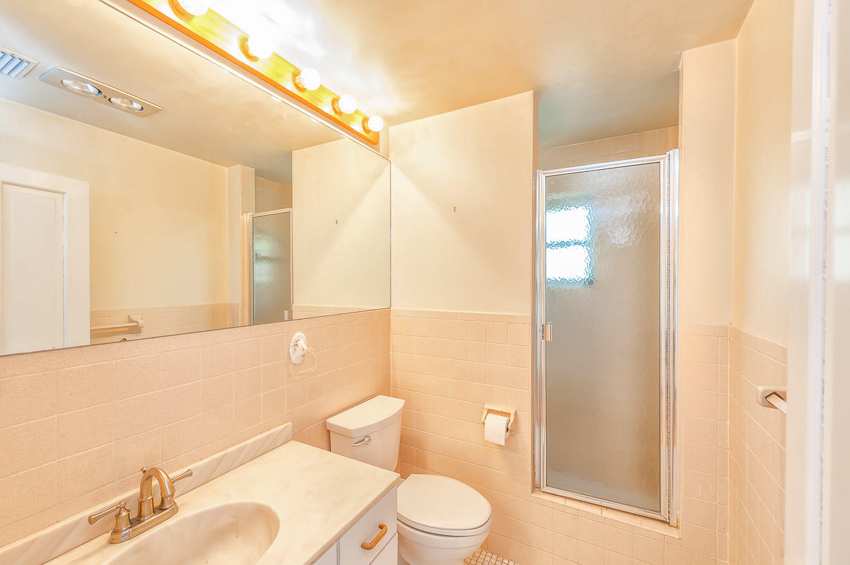 16785 Tamarind Road Sugarloaf, FL 33042 - Photo 17 of 34 Guest Bathroom