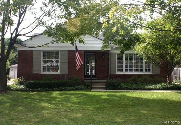 527 Fisher Road Grosse Pointe, MI 48230 - Photo 1 of 13 527Fisher.jpg