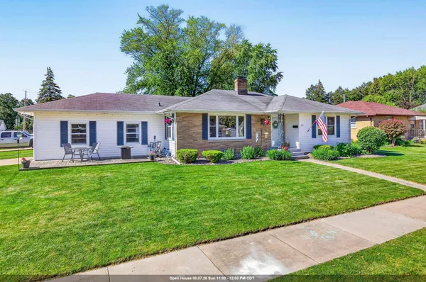 $274,900 | 415 East 16th Street, Kaukauna, WI 54130