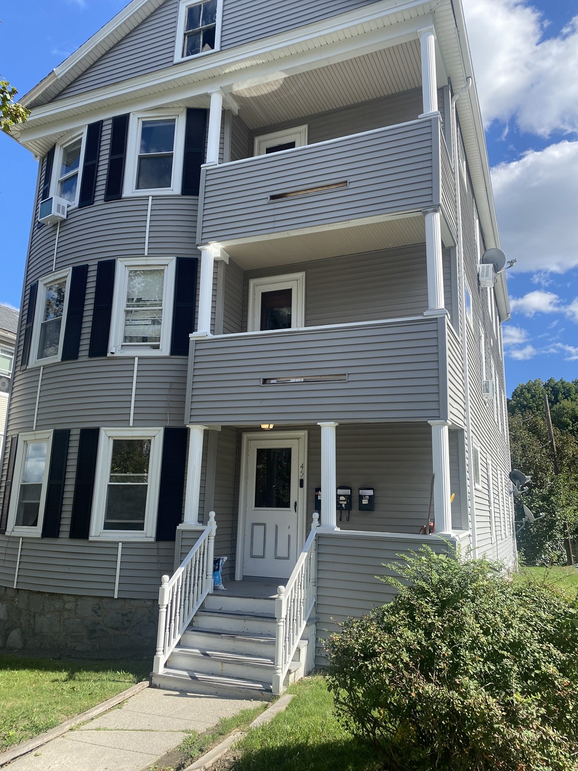 45 Butler Street, Unit 1 Worcester, MA 01607 - Photo 1 of 13 Gallery Image 1