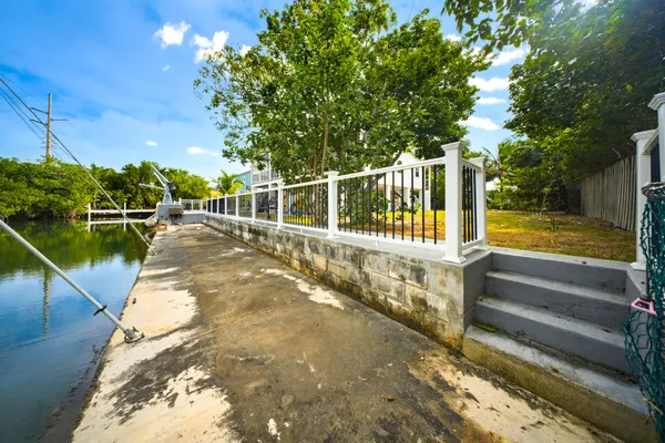 $1,389,000 | 16941 Driftwood, Sugarloaf, FL 33042