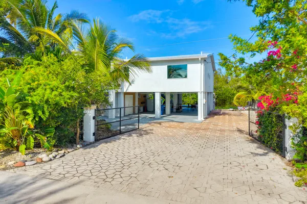 $1,389,000 | 16941 Driftwood, Sugarloaf, FL 33042