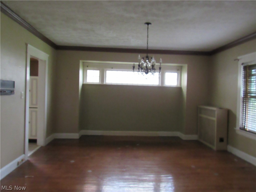 1686 Lee Road Cleveland, OH 44118 - Photo 3 of 24