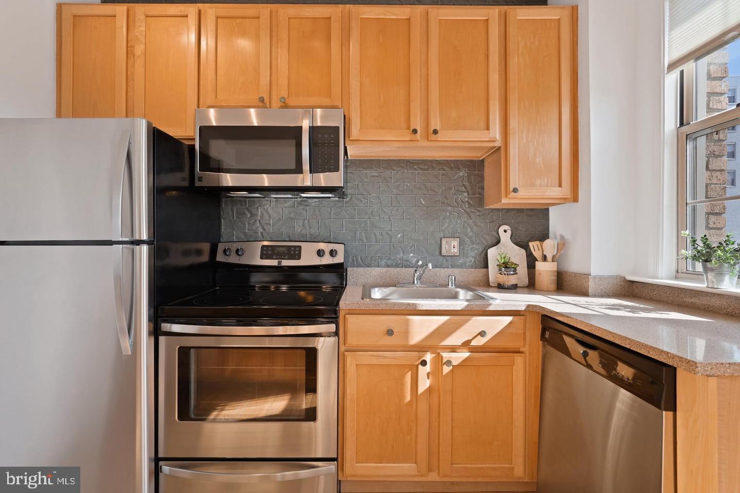 1401 Columbia Road Northwest, Unit 316 Washington, DC 20009 - Photo 12 of 25 Kitchen