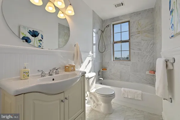 $2,450 | 1401 Columbia Road Northwest, Unit 316, Washington, DC 20009