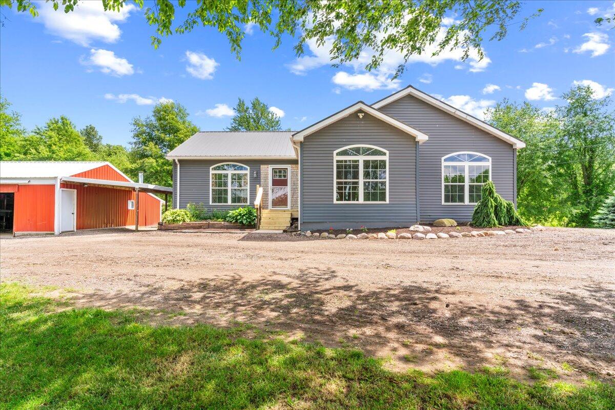 145 East Rose Road Coldwater, MI 49036 - Photo 2 of 56 02-Media Jett - 38
